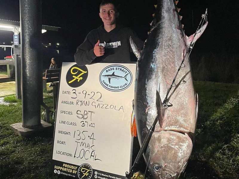 SPF0922-Aussie-Tuna-2 Ryan Gazzola with old tuna