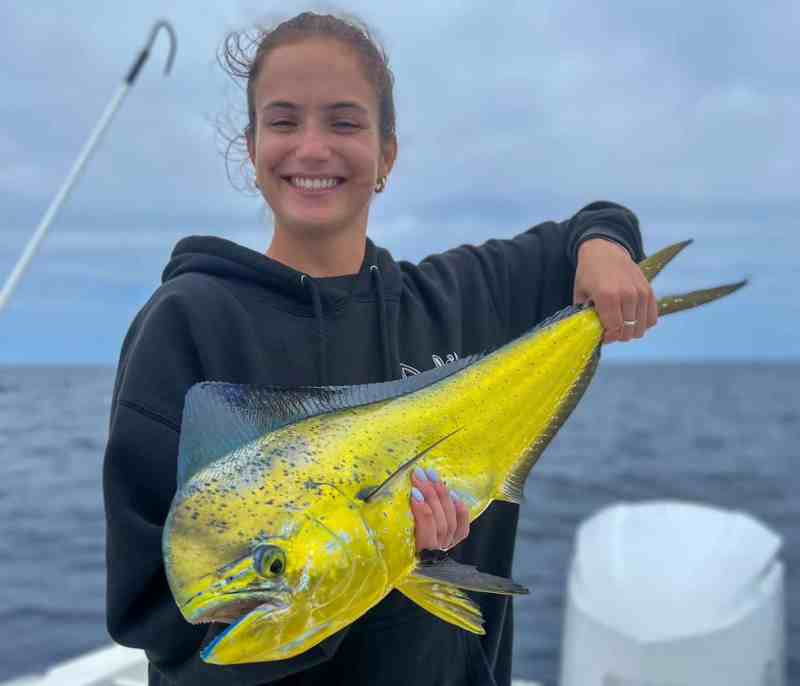 SPF0922-fishing-report-Sep-1 SoCal angler holding mahi
