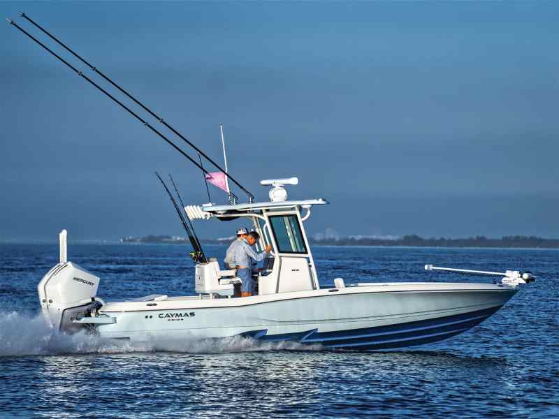 FBBG23-CaymasBoats1 Caymas 281 HB near shore