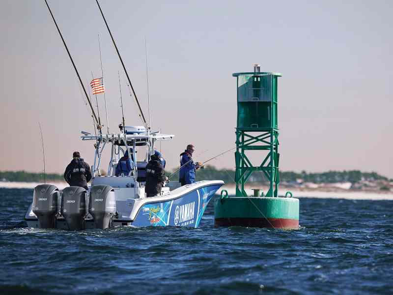 FBBG23-Elex-FishPoint-1O2A6627 Anglers fishing buoy