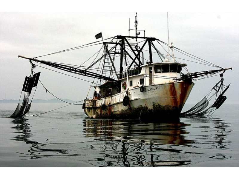 NOAA-illegal-fishing-boat IUU fishing vessel NOAA