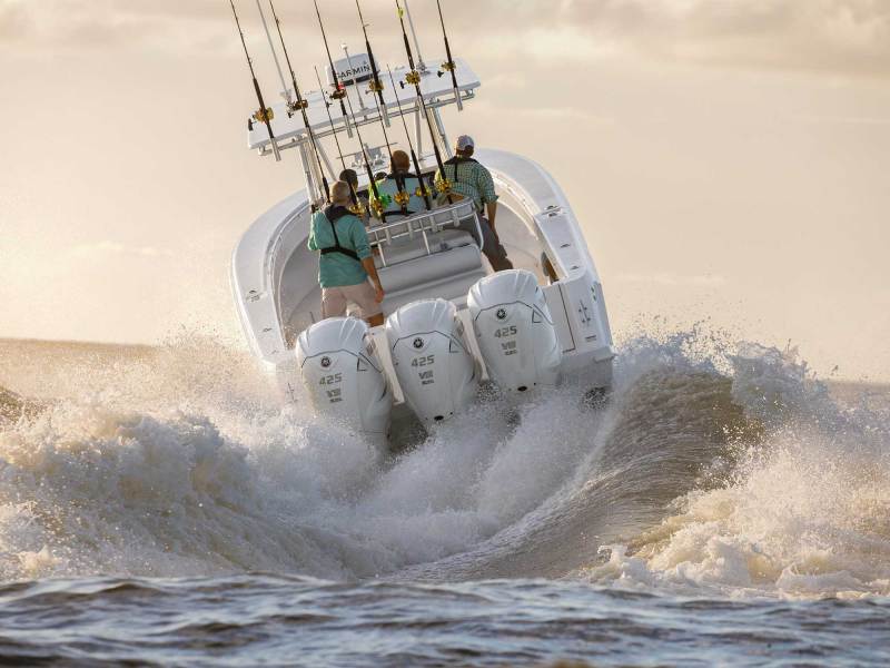 FBBG24-Yamaha-ADV Yamaha outboards powering a fishing boat