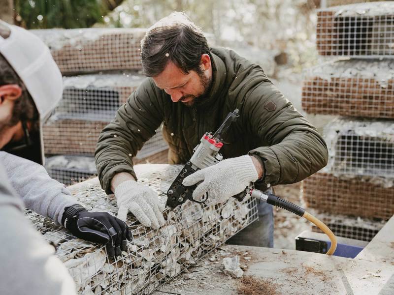 SPF724-Skinny99-Toadfish-Oysters-2 Assembling oyster bar materials