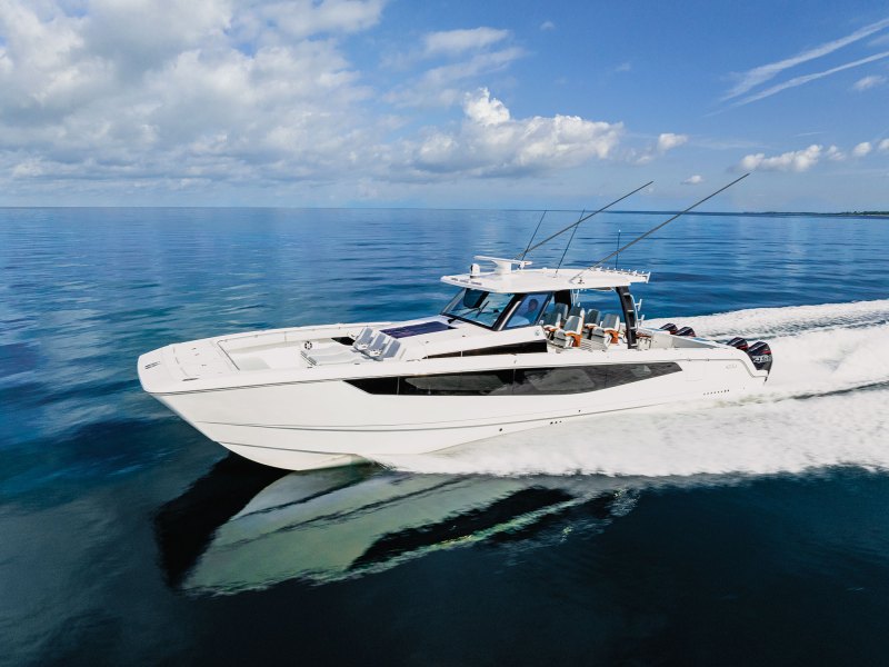 FBBG25-Aquila-1 Aquila 47 Molokai cruising glassy water