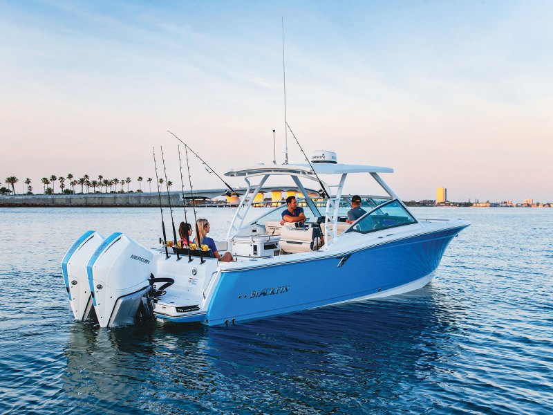 FBBG25-Blackfin302-1 Blackfin 302DC idling