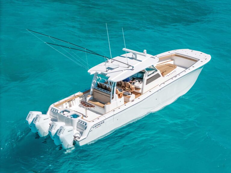 Caymas 44 CT at anchor