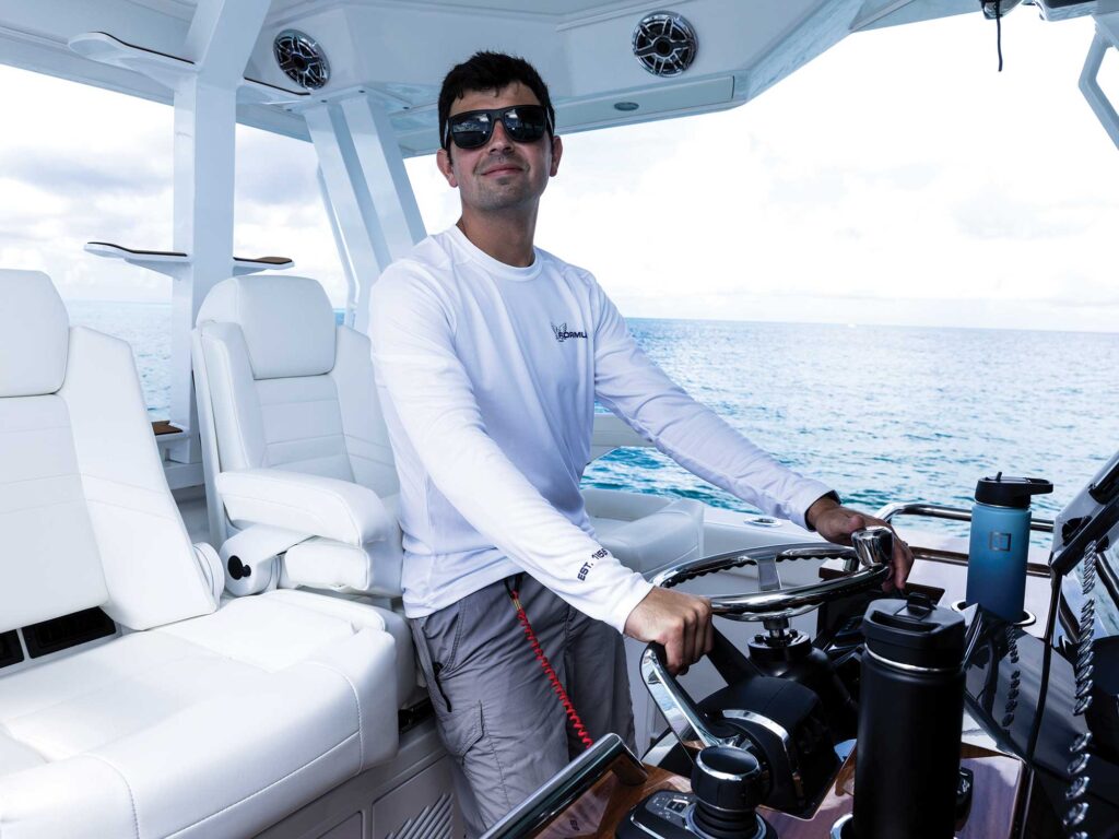 Formula 387 helm seating