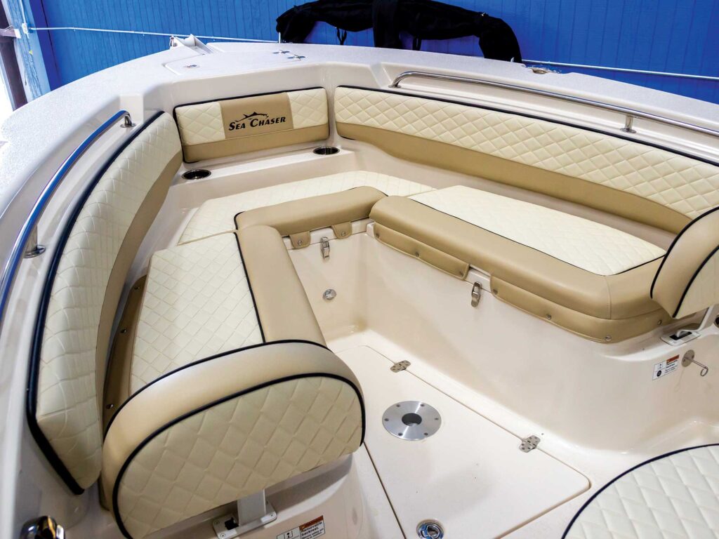 Sea Chaser 22 HFC bow seating